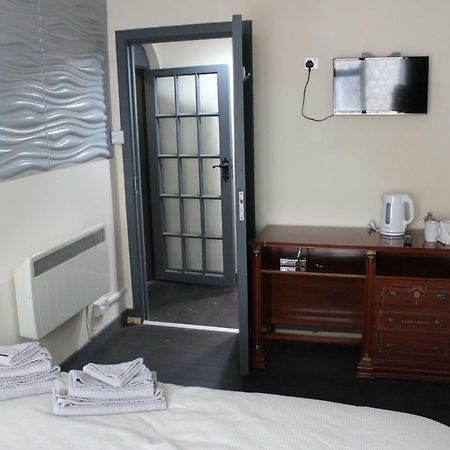 Donegal Lodgings - Apt 3 - Br En-Suite Donegal Town Екстериор снимка
