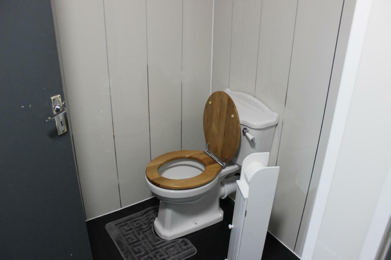 Donegal Lodgings - Apt 3 - Br En-Suite Donegal Town Екстериор снимка