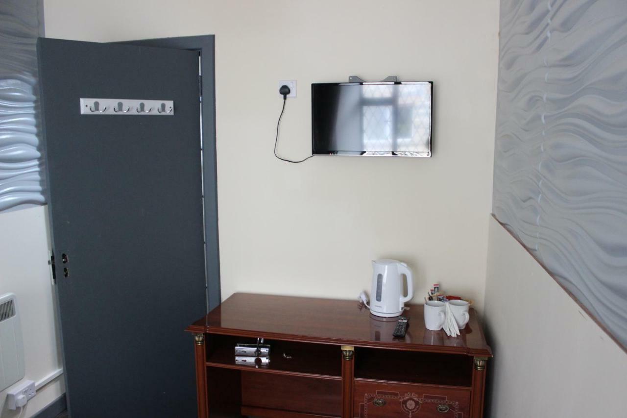 Donegal Lodgings - Apt 3 - Br En-Suite Donegal Town Екстериор снимка